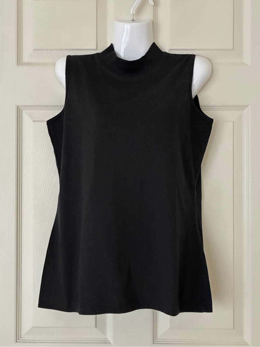 Limited Black Sleeveless Mock Neck Top Size Large